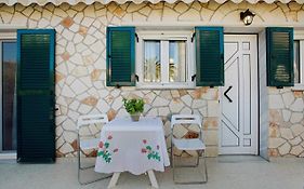 Olympia Holiday Home